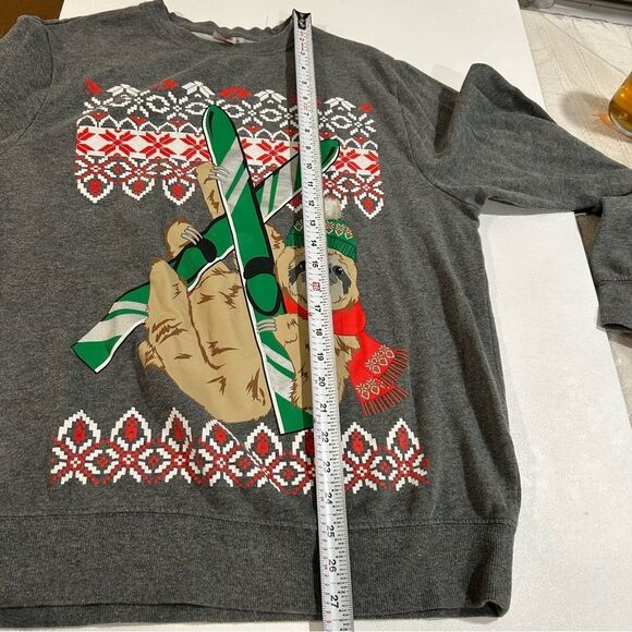 Mens Medium Skiing Sloth Ugly
Christmas Holiday Sweatshirt NWT
Runs Big Gray - Picture 8 of 8